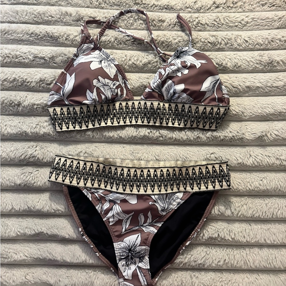VENUS Brown and White Bikini Set with Metallic Trim